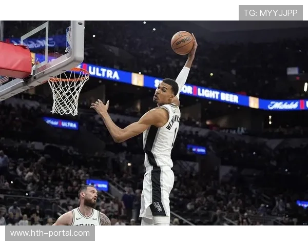 文班亚马2.26米后卫式运球,马刺逆袭魔术凸显无位置篮球趋势 文班亚马2.26米后卫式运球,马刺逆袭魔术凸显无位置篮球趋势